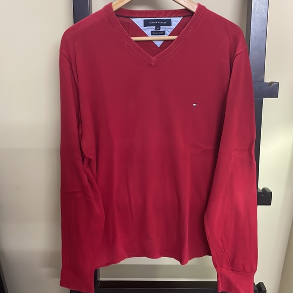 Tommy Hilfiger Other - Tommy Hilfiger Red full sleeve pullover